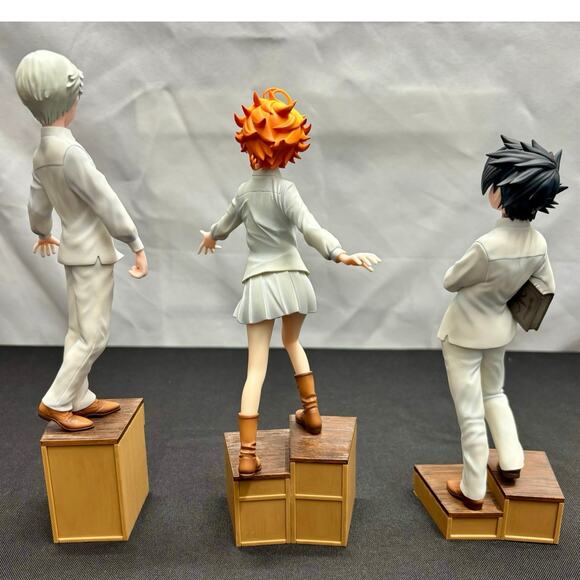 Aniplex The Promised Neverland Norman, Emma, & Ray Stair Figure Set W/ Boxes - Picture 11 of 14